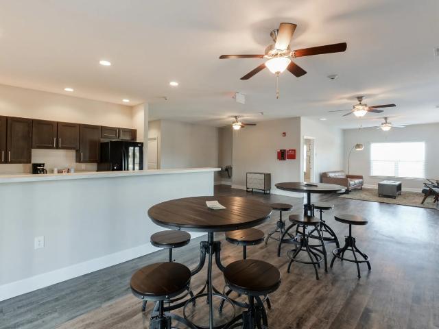 3 BR, 2 BA Apartment 1200 Whittier Place Lane Unit 1 412, Emporia, KS 66801
