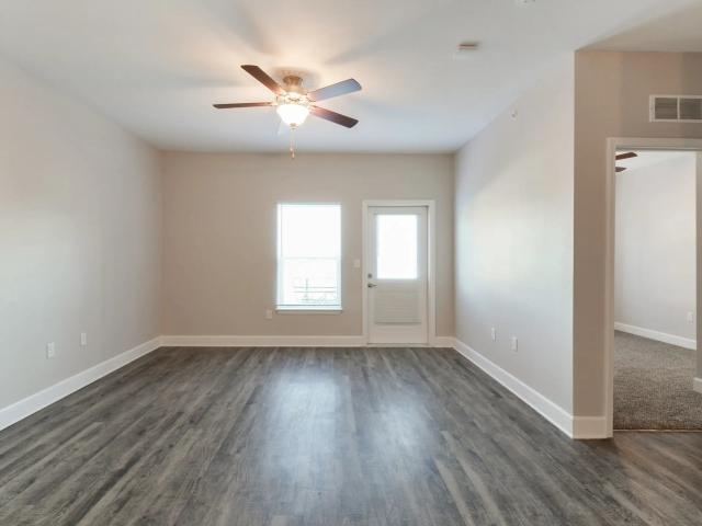 3 BR, 2 BA Apartment 1200 Whittier Place Lane, Office Unit 1 1 328, Emporia, KS 66801