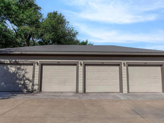 3 BR, 2 BA Apartment 1201 S Ewing Ave Unit 3107, Dallas, TX 75216