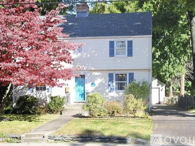 3 BR, 2 BA Apartment 120 Caya Avenue, West Hartford, CT 06110