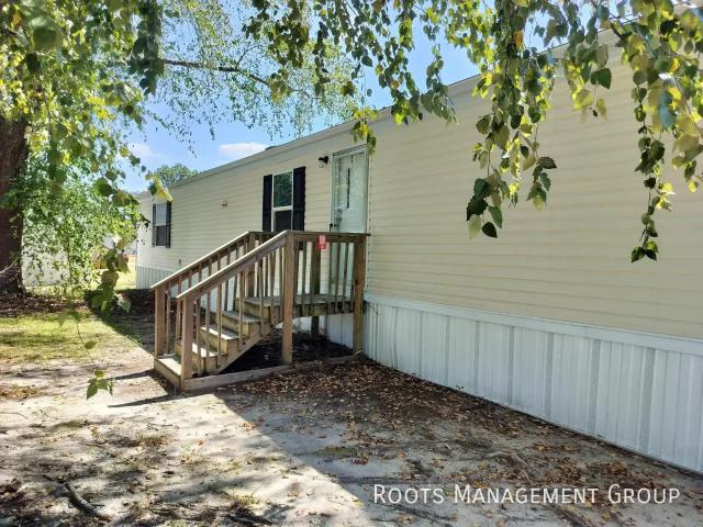 3 BR, 2 BA Apartment 120 Connie Ct Spring Lake, NC 28390