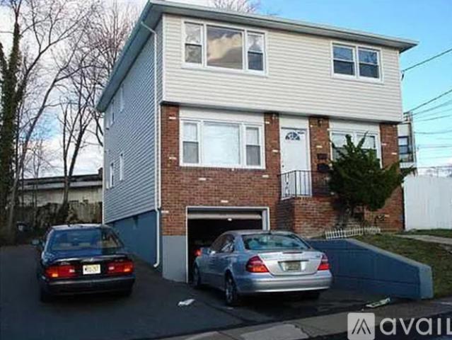 3 BR, 2 BA Apartment 120 East Hill Road, Unit 1st Floor, Colonia, NJ 07067