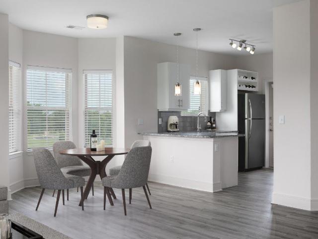 3 BR, 2 BA Apartment 12100 S Pflumm Road Unit 17106, Olathe, KS 66062