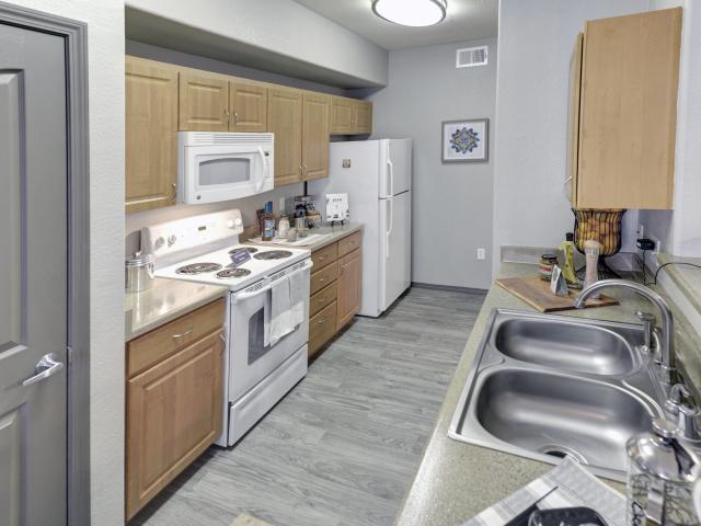 3 BR, 2 BA Apartment 12115 West Van Buren Street Unit 1411, Avondale, AZ 85323