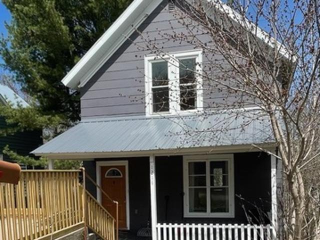 3 BR, 2 BA Apartment 1214 E 5th Ave, Houghton, MI 49931