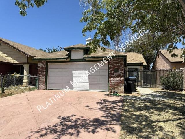 3 BR, 2 BA Apartment 1219 E Ave R7, Palmdale, CA 93550
