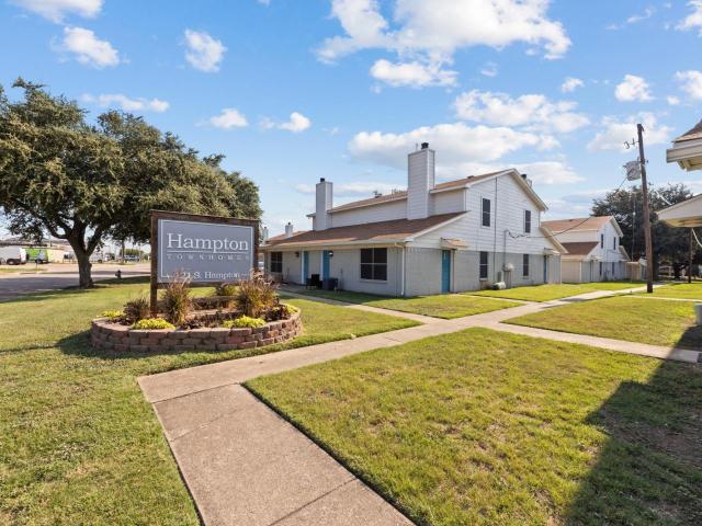 3 BR, 2 BA Apartment 121 S Hampton Rd Unit 25, Crowley, TX 76036