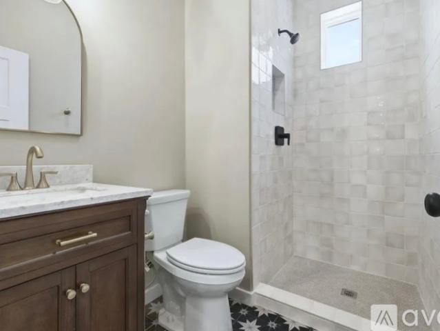 3 BR, 2 BA Apartment 1220 Fairfield Ave, Unit B, Fort Wayne, IN 46802