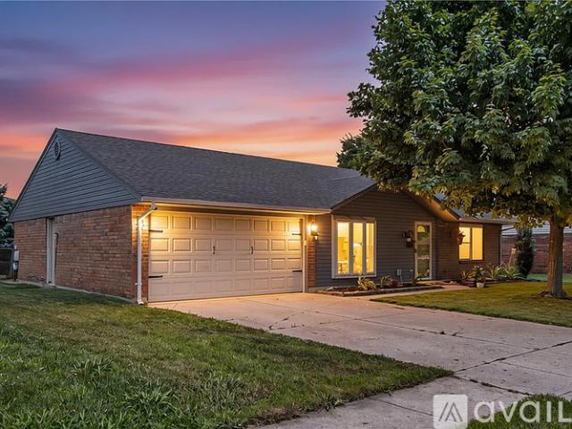 3 BR, 2 BA Apartment 1221 Warwick Drive, Miamisburg, OH 45342
