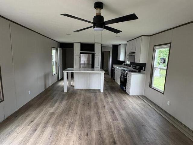 3 BR, 2 BA Apartment 122 Strandberg, Mena, AR 71953