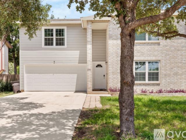 3 BR, 2 BA Apartment 1230 Richland Hills Dr, San Antonio, TX 78251