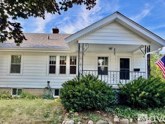 3 BR, 2 BA Apartment 1231 23rd Street, Rockford, IL 61108
