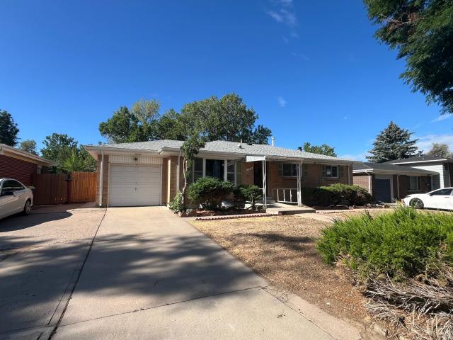3 BR, 2 BA Apartment 12372 E 30th Ave, Aurora, CO 80011