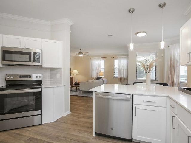 3 BR, 2 BA Apartment 12400 Shadow Creek Pkwy Unit 1505, Pearland, TX 77584