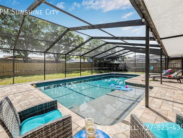 3 BR, 2 BA Apartment 12641 98th St, Largo, FL 33773