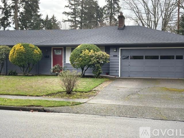 3 BR, 2 BA Apartment 12680 SW Havencrest St, Portland, OR 97225