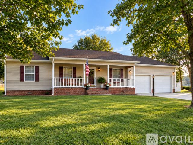 3 BR, 2 BA Apartment 126 Salem Meadow Drive, Statesville, NC 28625