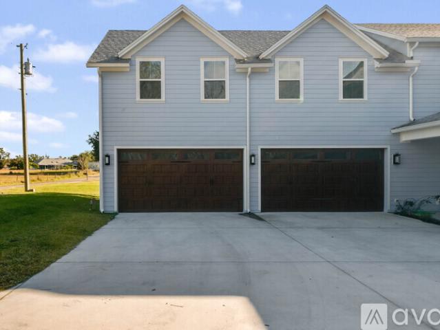 3 BR, 2 BA Apartment 12752 South Lake Sawyer Lane, Unit 2, Windermere, FL 34786