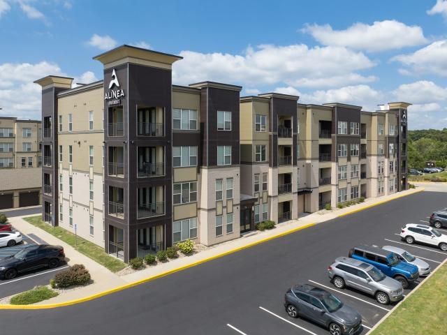 3 BR, 2 BA Apartment 12831 Daylight Drive Unit 2213, Saint Louis, MO 63131