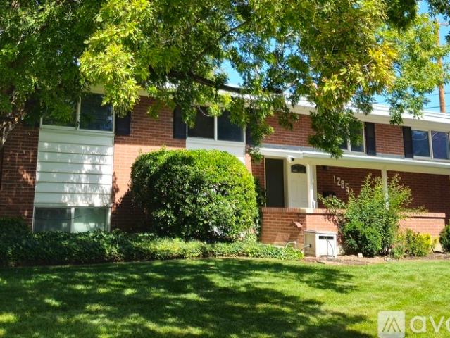 3 BR, 2 BA Apartment 1285 East Hemingway Drive, Murray, UT 84121