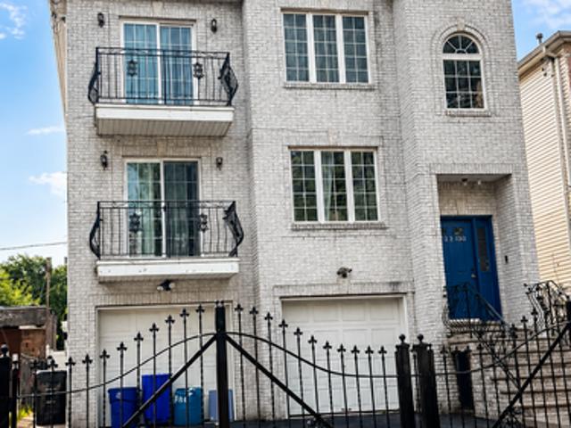 3 BR, 2 BA Apartment 128 130 Lincoln Avenue, Unit 3, Newark, NJ 07104
