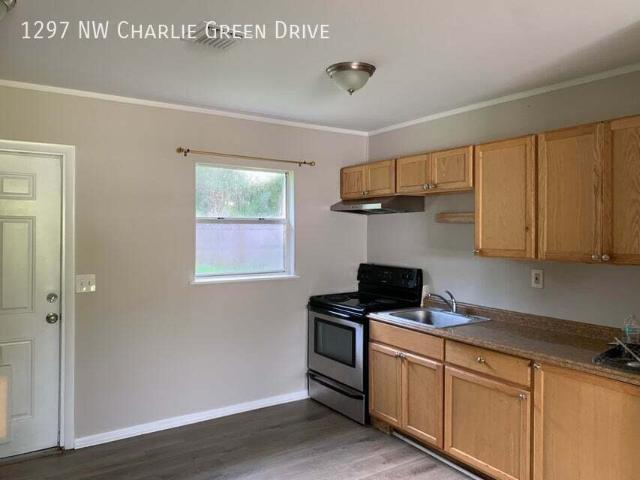 3 BR, 2 BA Apartment 1297 NW Charlie Green Drive, Stuart, FL 34994