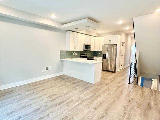 3 BR, 2 BA Apartment 1302 N Marshall St, Philadelphia, PA 19122
