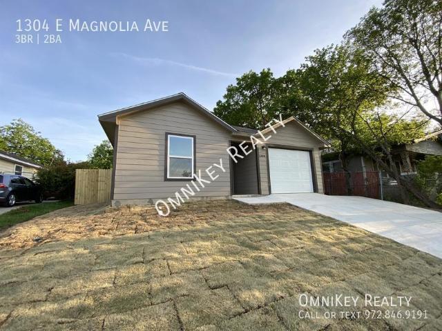 3 BR, 2 BA Apartment 1304 E Magnolia Ave, Fort Worth, TX 76104
