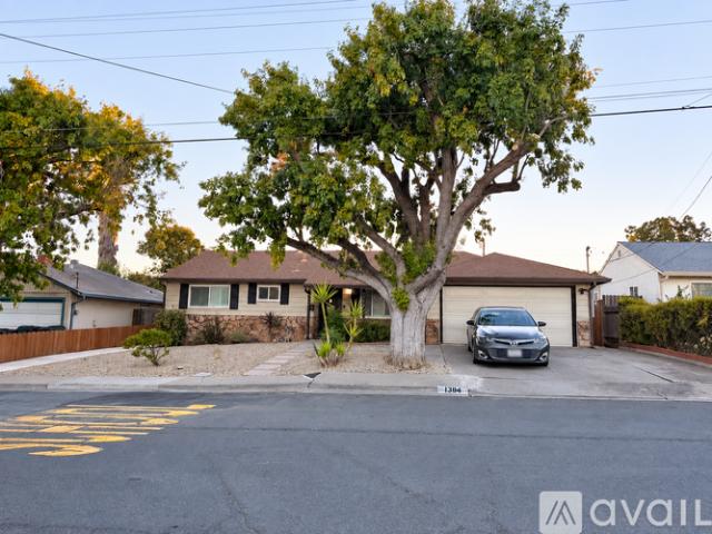 3 BR, 2 BA Apartment 1304 Louis Drive, Antioch, CA 94509