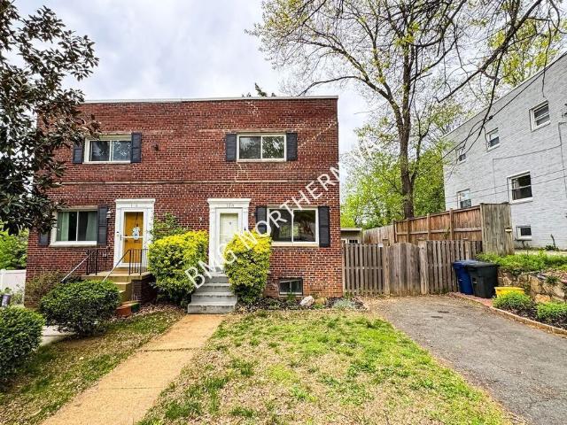 3 BR, 2 BA Apartment 130 Cambridge Rd, Alexandria, VA 22314
