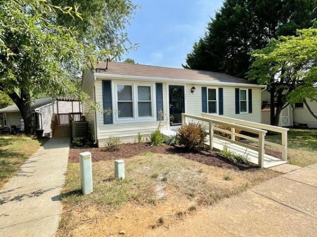3 BR, 2 BA Apartment 131 Oak View Dr SE, Leesburg, VA 20175
