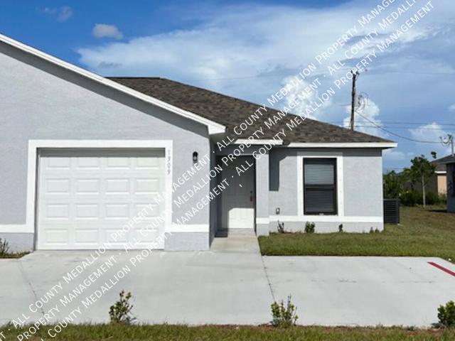 3 BR, 2 BA Apartment 1321 SE 8th Place, Cape Coral, FL 33990