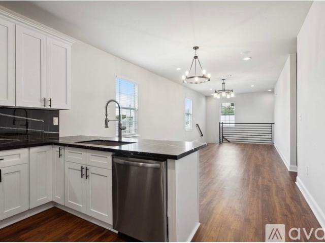 3 BR, 2 BA Apartment 1324 Harrison Avenue, New Orleans, LA 70122