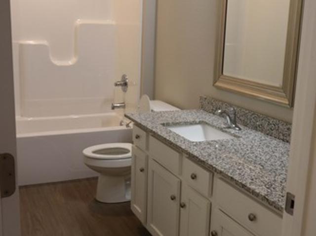 3 BR, 2 BA Apartment 1328 Seals St, Unit B, Alma, AR 72921