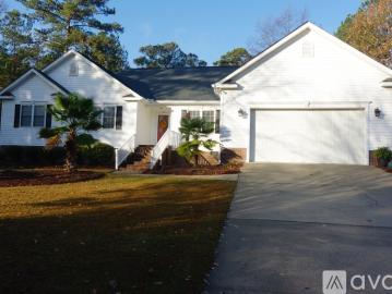 Lexington County, South Carolina - Equipped kitchen
