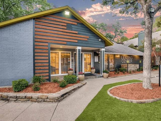 3 BR, 2 BA Apartment 13323 Esperanza Rd Unit 1423, Dallas, TX 75240