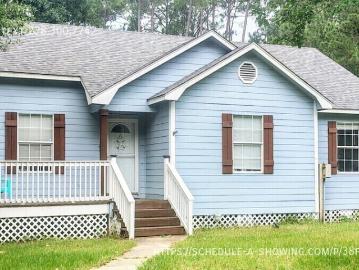 3 BR, 2 BA Apartment 1337 Gum St, Ocean Springs, MS 39564