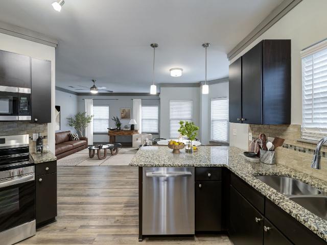 3 BR, 2 BA Apartment 13401 Westgate Street Unit 15105, Overland Park, KS 66213