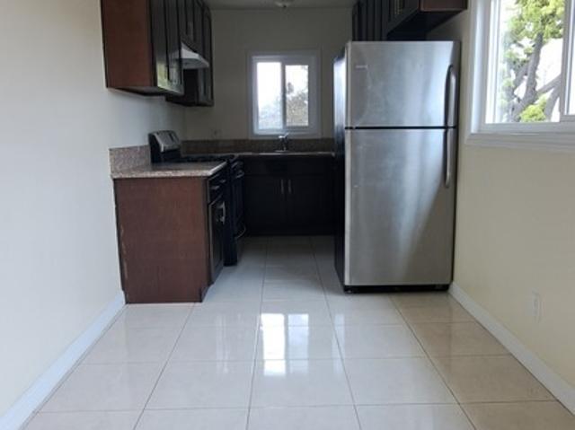 3 BR, 2 BA Apartment 1340 West 85th Street, Unit D, Los Angeles, CA 90044