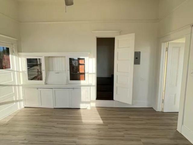 3 BR, 2 BA Apartment 134 136 E 31st Street, Los Angeles, CA 90011