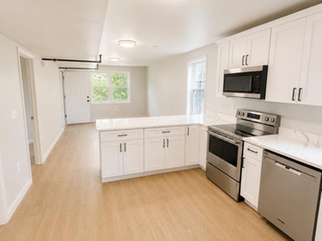3 BR, 2 BA Apartment 134 Florence St, Unit 2, Providence, RI 02909