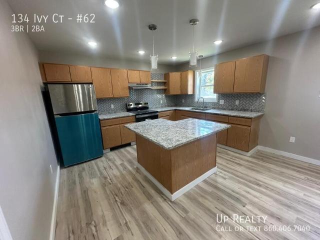 3 BR, 2 BA Apartment 134 Ivy Ct, Groton, CT 06340