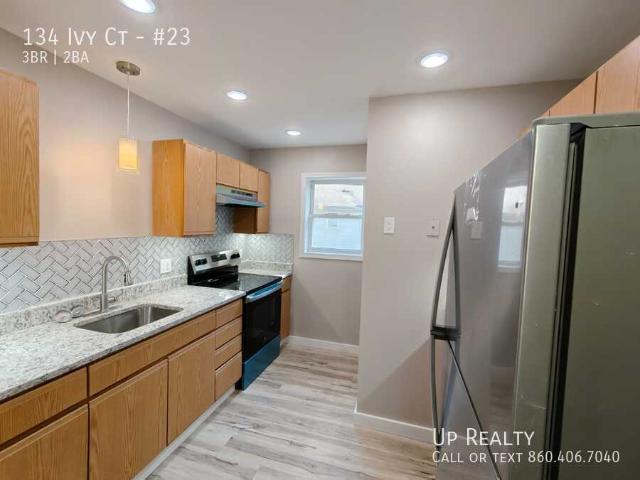 3 BR, 2 BA Apartment 134 Ivy Ct, Groton, CT 06340