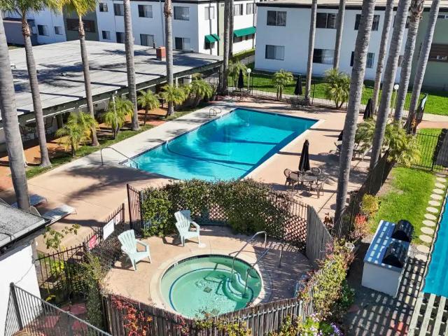 3 BR, 2 BA Apartment 1360 Foothill Dr Unit 041, Vista, CA 92084
