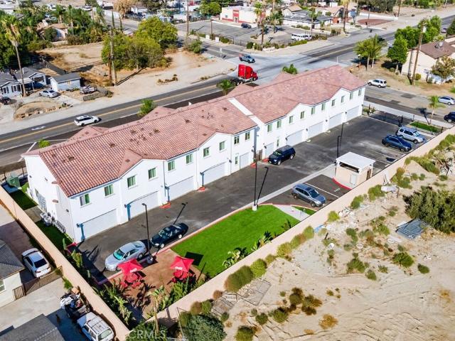 3 BR, 2 BA Apartment 13665 Arrow Route, Fontana, CA 92335
