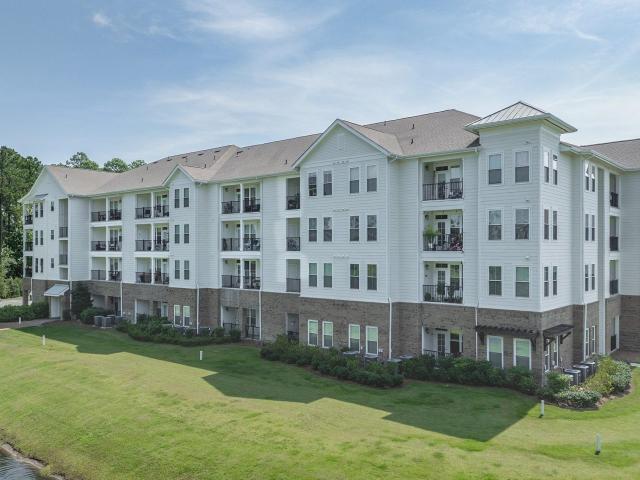 3 BR, 2 BA Apartment 1385 Classic Court Unit 06 301, Mount Pleasant, SC 29466