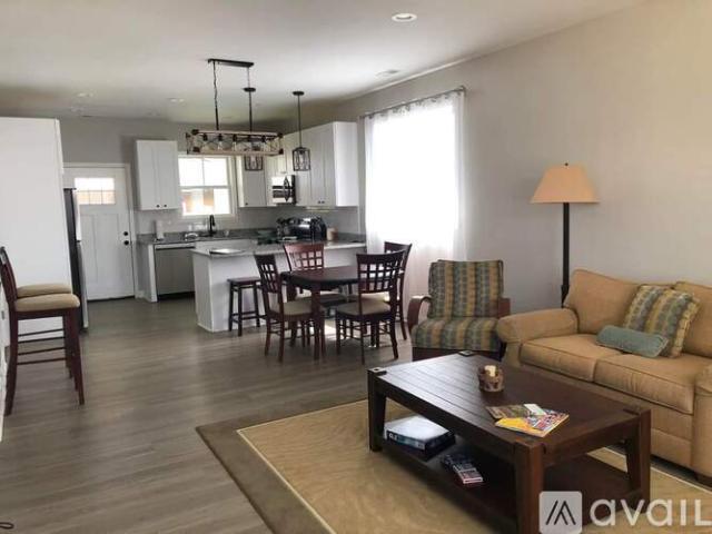 3 BR, 2 BA Apartment 13 Bigby Street, Greenville, SC 29607