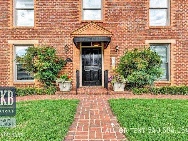 3 BR, 2 BA Apartment 1 23rd St. SW 9, Roanoke, VA 24014