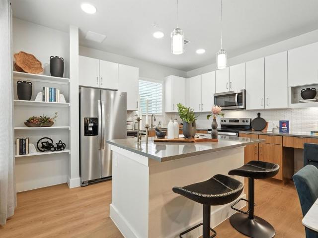 3 BR, 2 BA Apartment 2400 Montgomery Park Boulevard Unit 011, Conroe, TX 77304