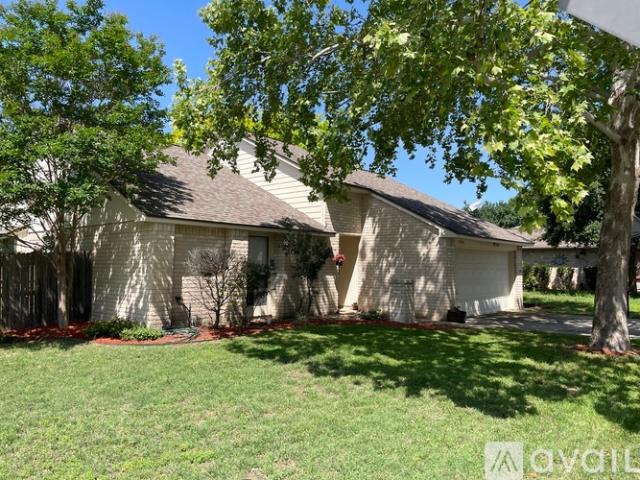 3 BR, 2 BA Apartment 2401 Kline Circle, Schertz, TX 78154
